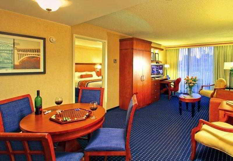Courtyard By Marriott Canton North Canton Exteriér fotografie